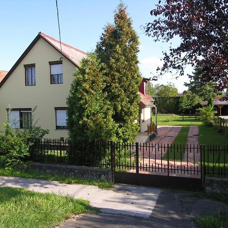 Holiday Home Balatonlelle/Balaton 19095 Kültér fotó